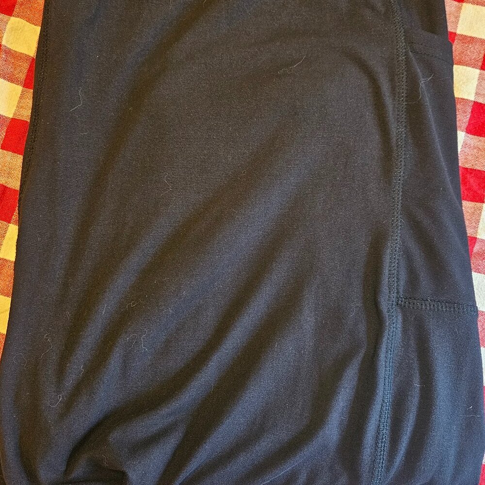 Black capri leggings with pockets